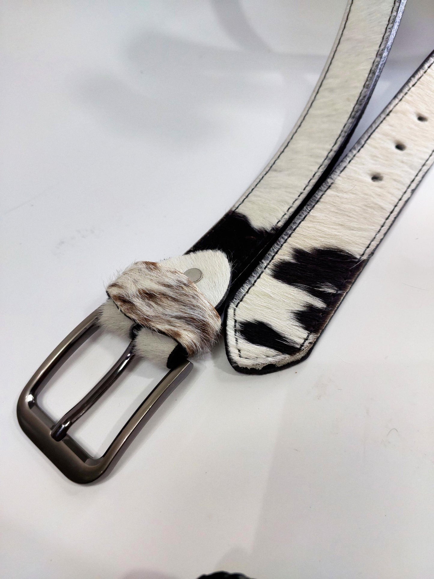 Premium Men’s Leather Belt – Durable, Stylish, and Perfect for Everyday Wear